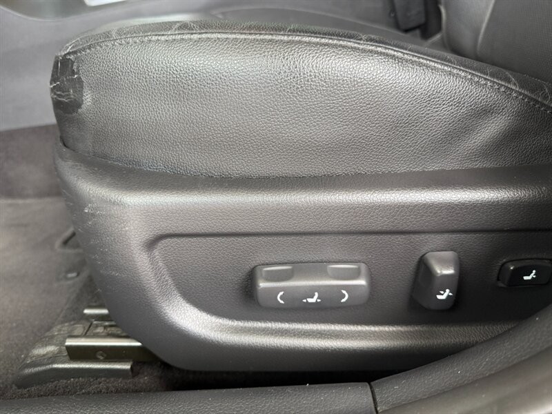 Kia Optima Hybrid Vehicle Full-screen Gallery Image 19