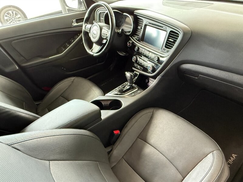 Kia Optima Hybrid Vehicle Full-screen Gallery Image 27