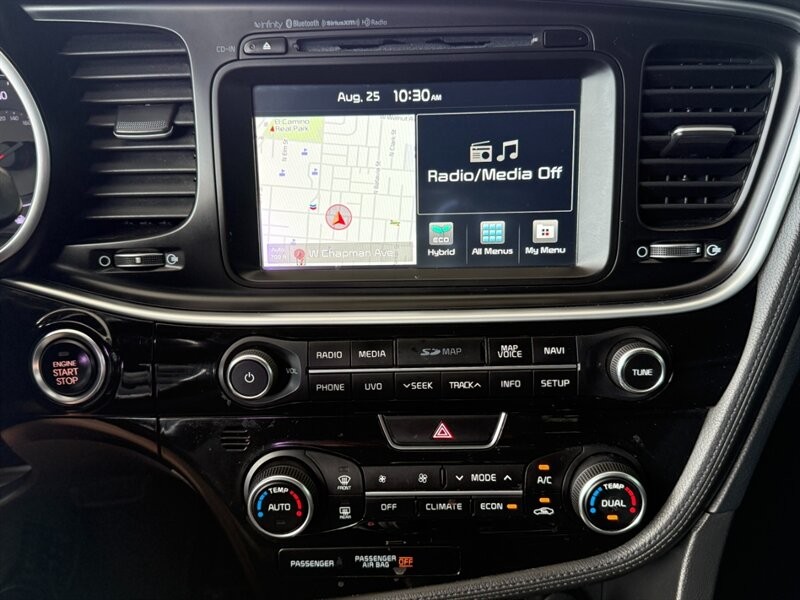 Kia Optima Hybrid Vehicle Full-screen Gallery Image 31