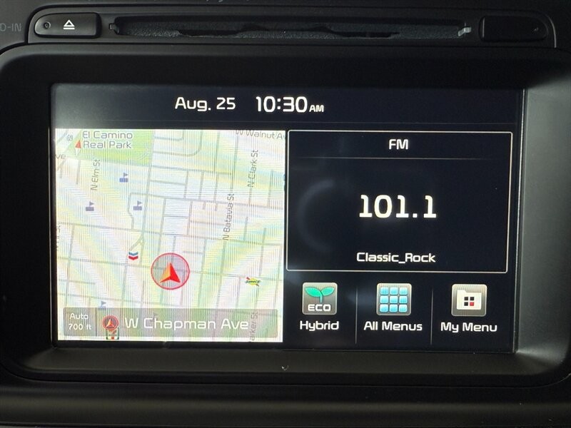 Kia Optima Hybrid Vehicle Full-screen Gallery Image 32