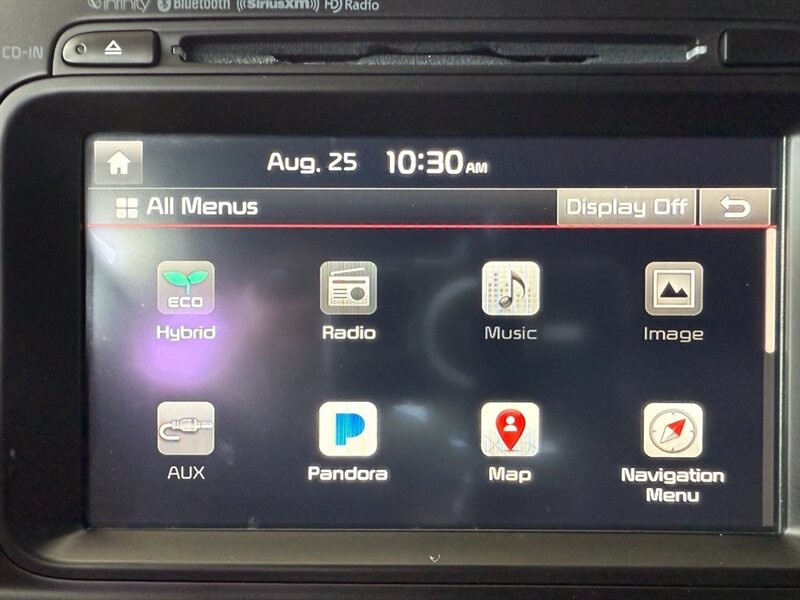 Kia Optima Hybrid Vehicle Full-screen Gallery Image 33