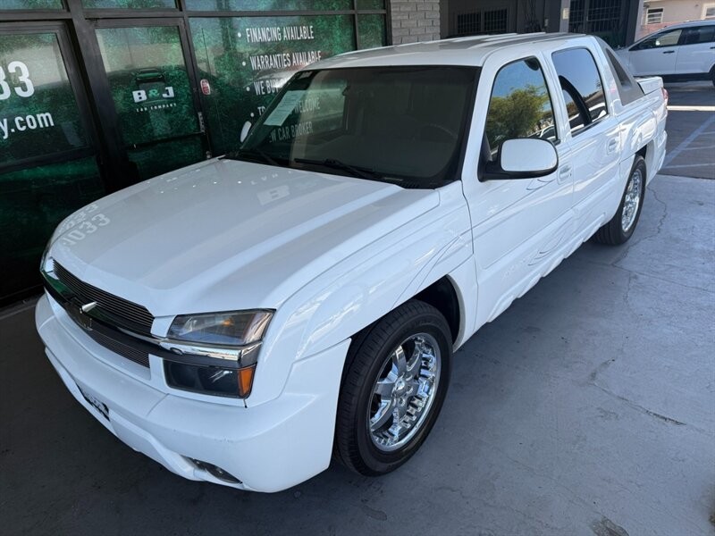 Chevrolet Avalanche Vehicle Full-screen Gallery Image 02