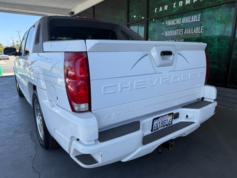 Chevrolet Avalanche Vehicle Full-screen Gallery Image 07