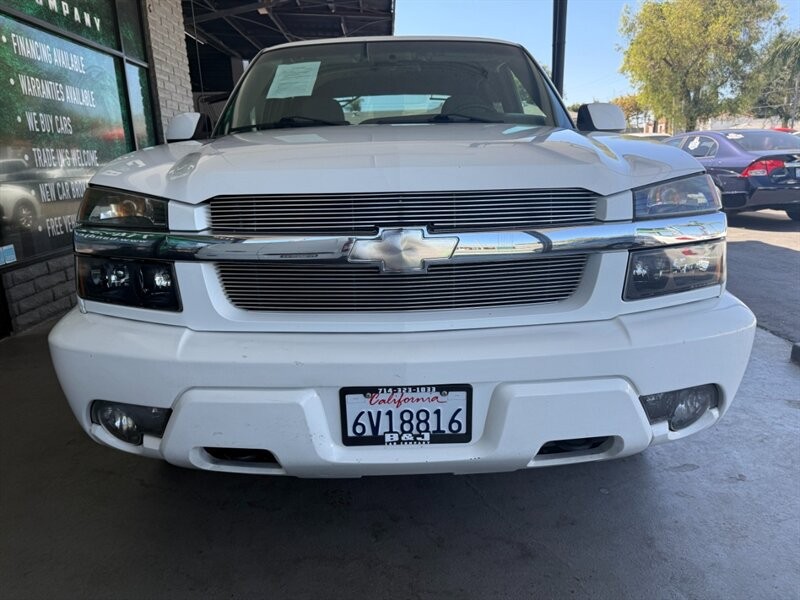 Chevrolet Avalanche Vehicle Full-screen Gallery Image 12