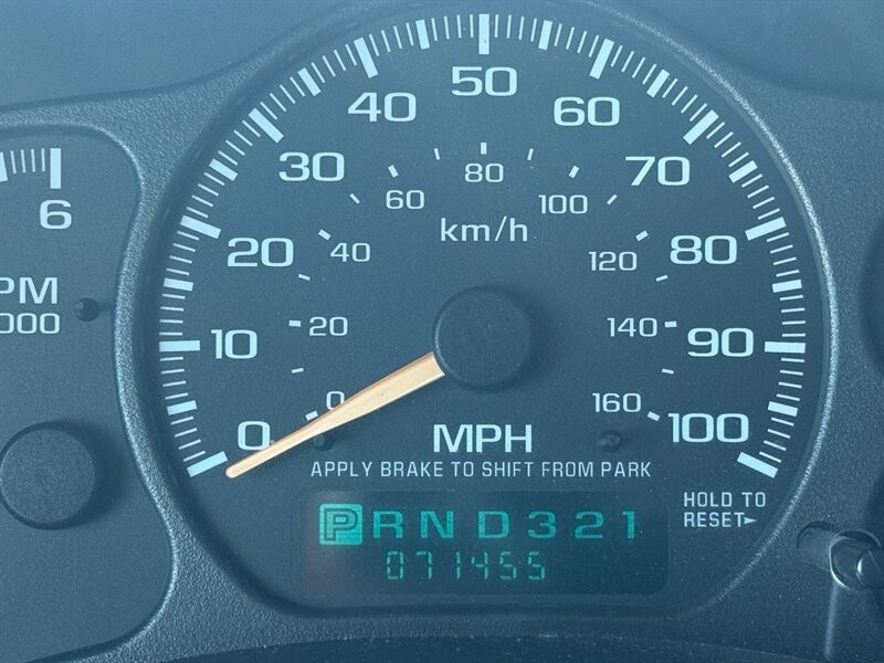 Chevrolet Avalanche Vehicle Full-screen Gallery Image 26