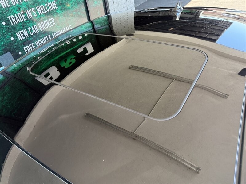 Ford Fusion Vehicle Full-screen Gallery Image 29