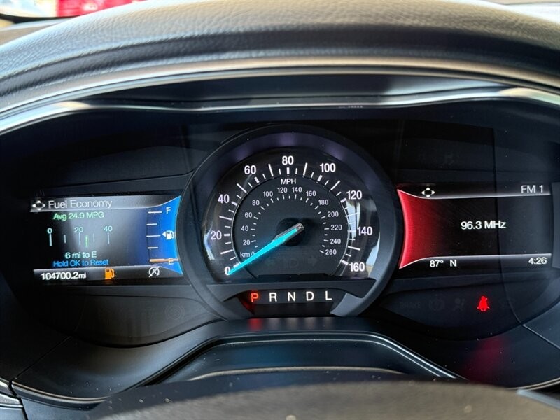 Ford Fusion Vehicle Full-screen Gallery Image 31