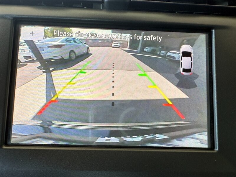 Ford Fusion Vehicle Full-screen Gallery Image 34