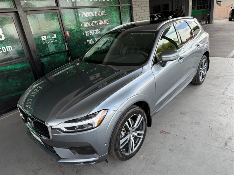 Volvo XC60 Vehicle Full-screen Gallery Image 02