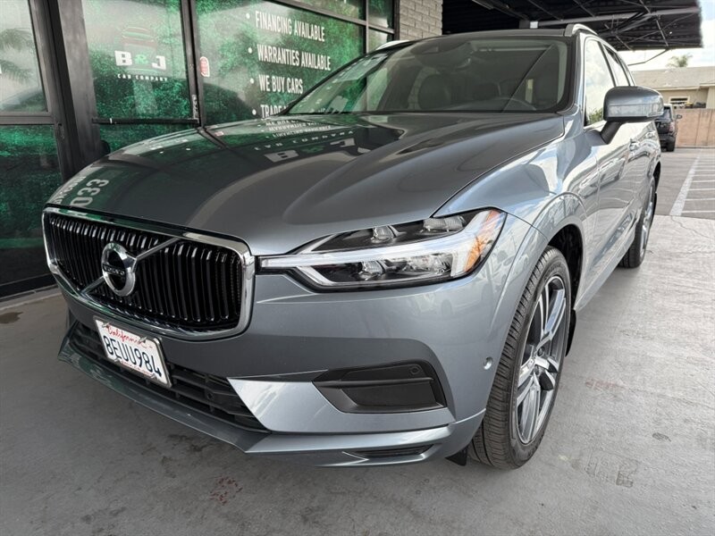 Volvo XC60 Vehicle Full-screen Gallery Image 03