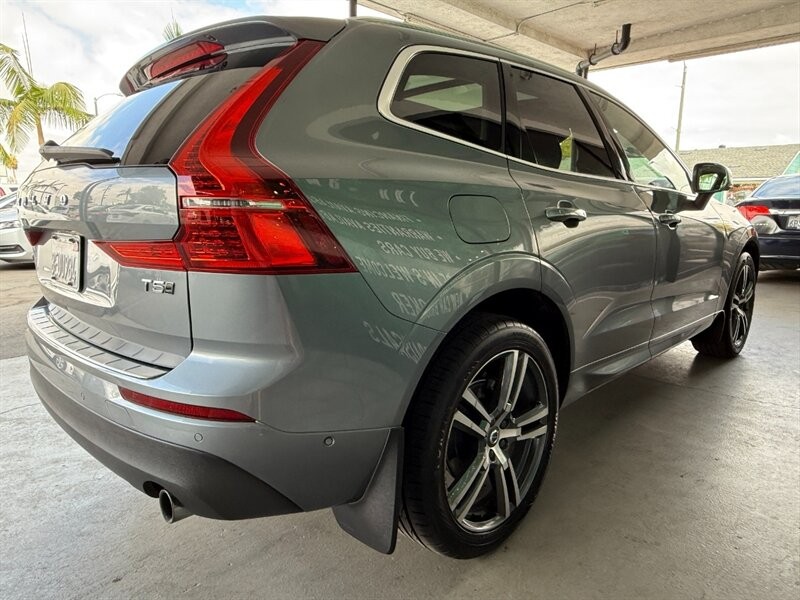 Volvo XC60 Vehicle Full-screen Gallery Image 10