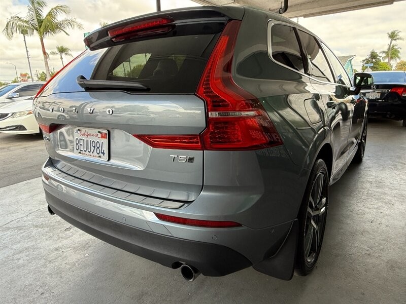 Volvo XC60 Vehicle Full-screen Gallery Image 11