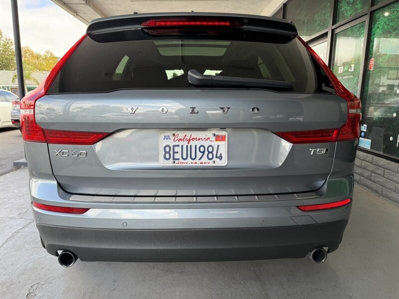 Volvo XC60 Vehicle Full-screen Gallery Image 14