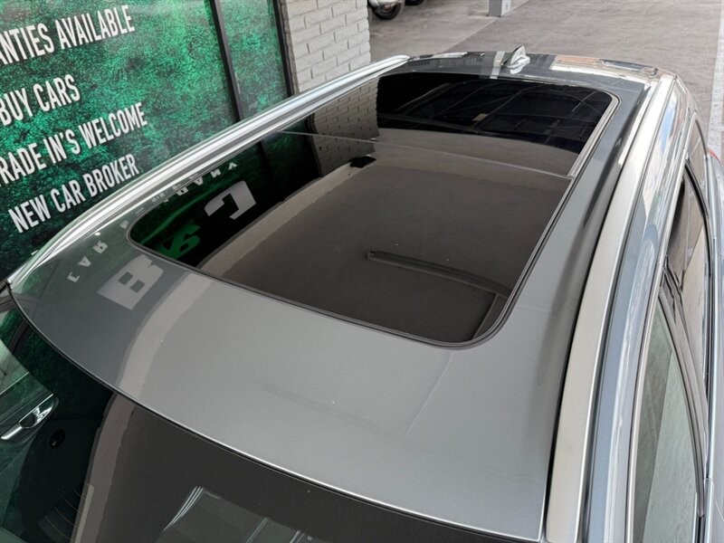 Volvo XC60 Vehicle Full-screen Gallery Image 16