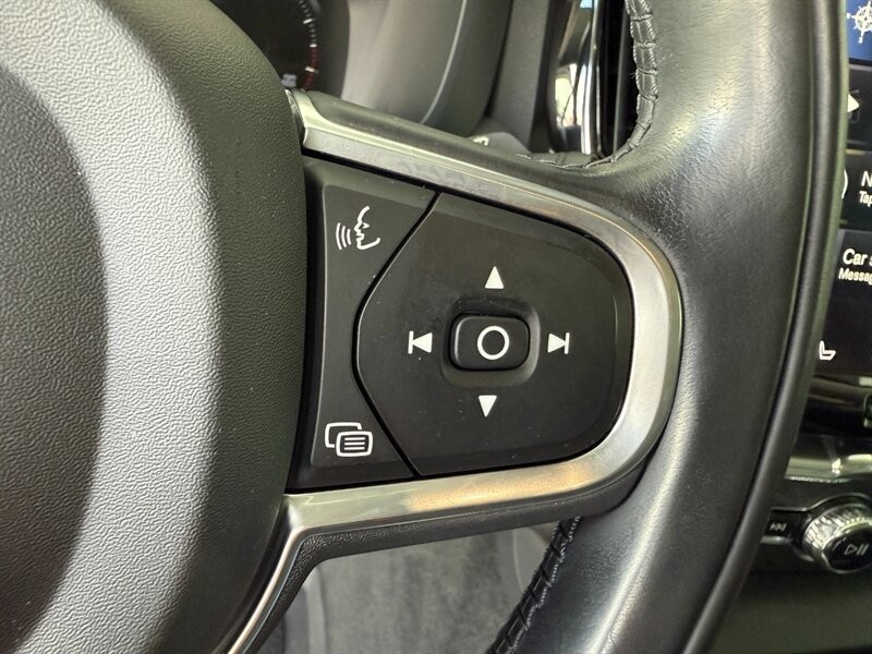 Volvo XC60 Vehicle Full-screen Gallery Image 24