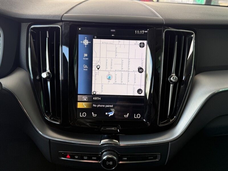 Volvo XC60 Vehicle Full-screen Gallery Image 33