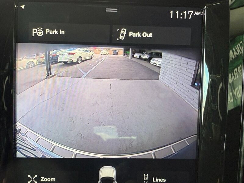 Volvo XC60 Vehicle Full-screen Gallery Image 35