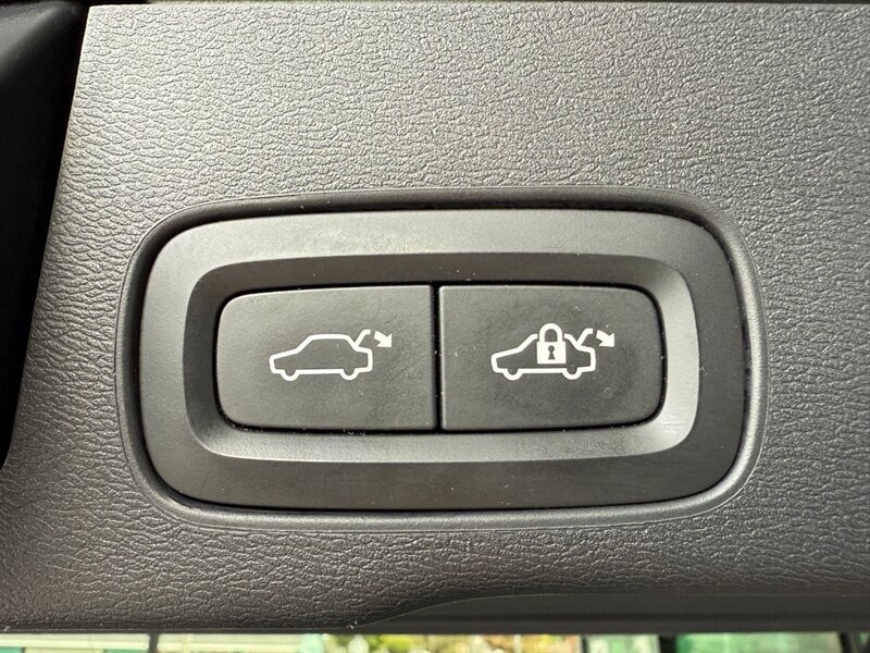 Volvo XC60 Vehicle Full-screen Gallery Image 39