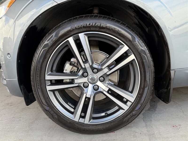 Volvo XC60 Vehicle Full-screen Gallery Image 41