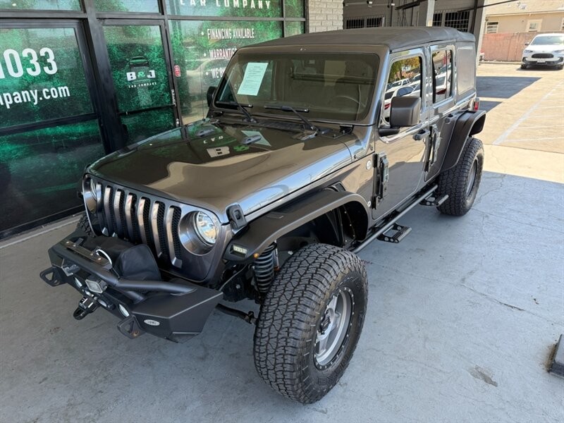Jeep Wrangler Unlimited Vehicle Full-screen Gallery Image 02