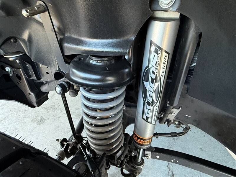 Jeep Wrangler Unlimited Vehicle Full-screen Gallery Image 16