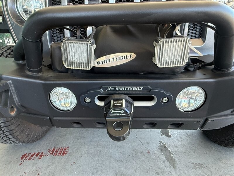 Jeep Wrangler Unlimited Vehicle Full-screen Gallery Image 19