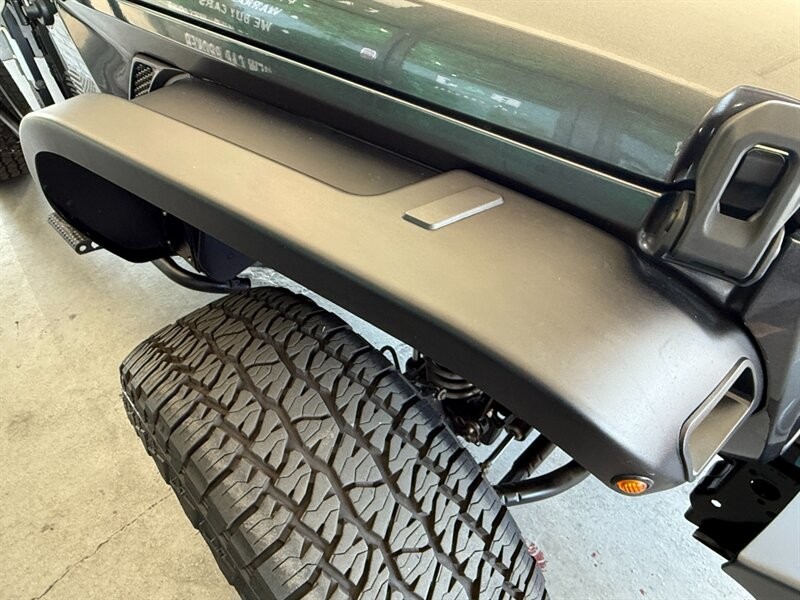 Jeep Wrangler Unlimited Vehicle Full-screen Gallery Image 21