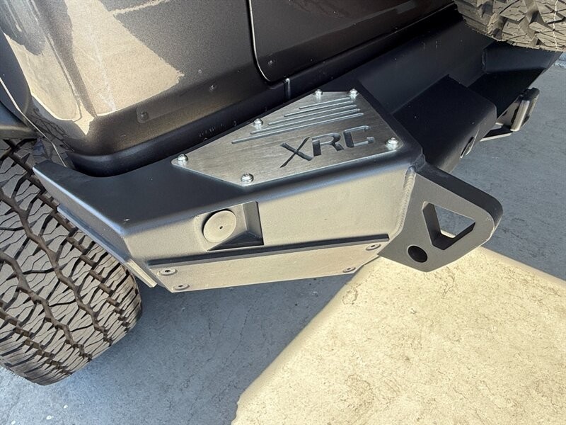 Jeep Wrangler Unlimited Vehicle Full-screen Gallery Image 22