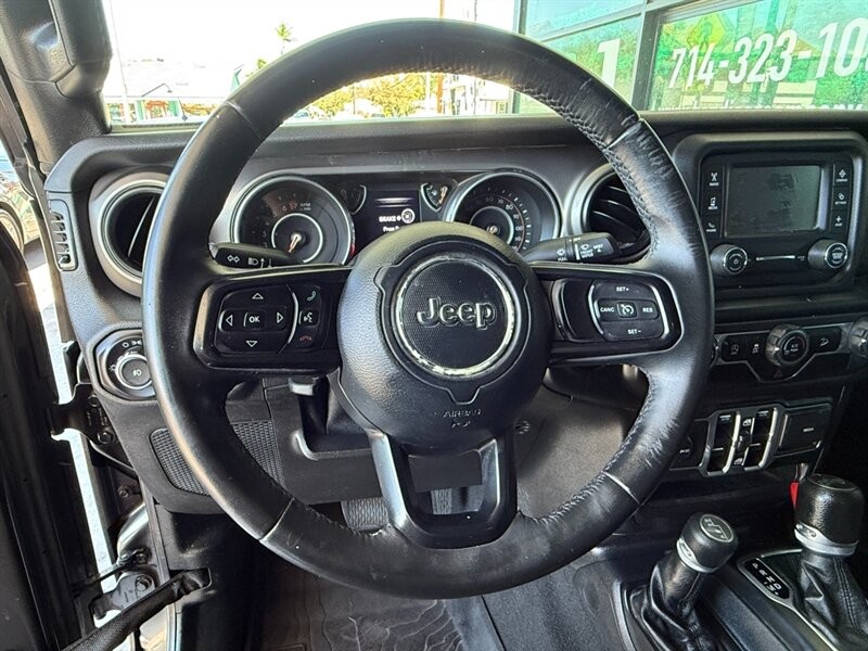 Jeep Wrangler Unlimited Vehicle Full-screen Gallery Image 27