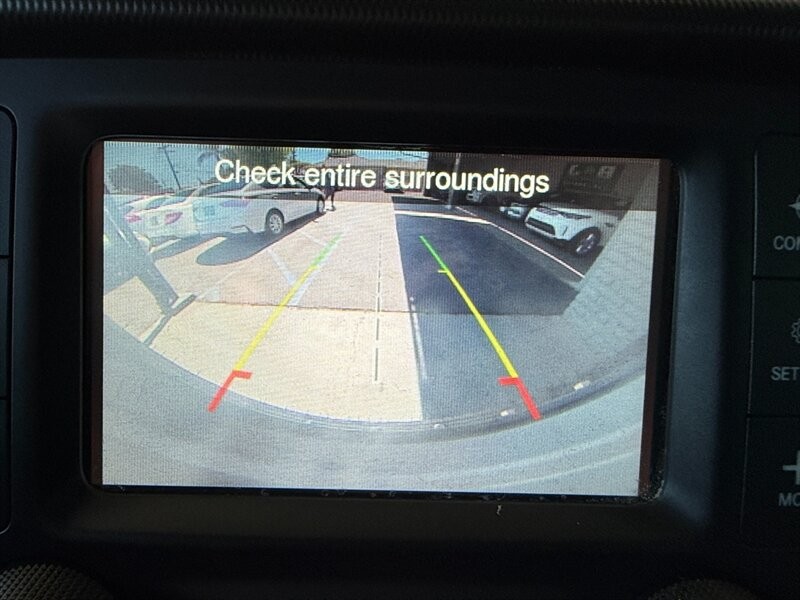 Jeep Wrangler Unlimited Vehicle Full-screen Gallery Image 39