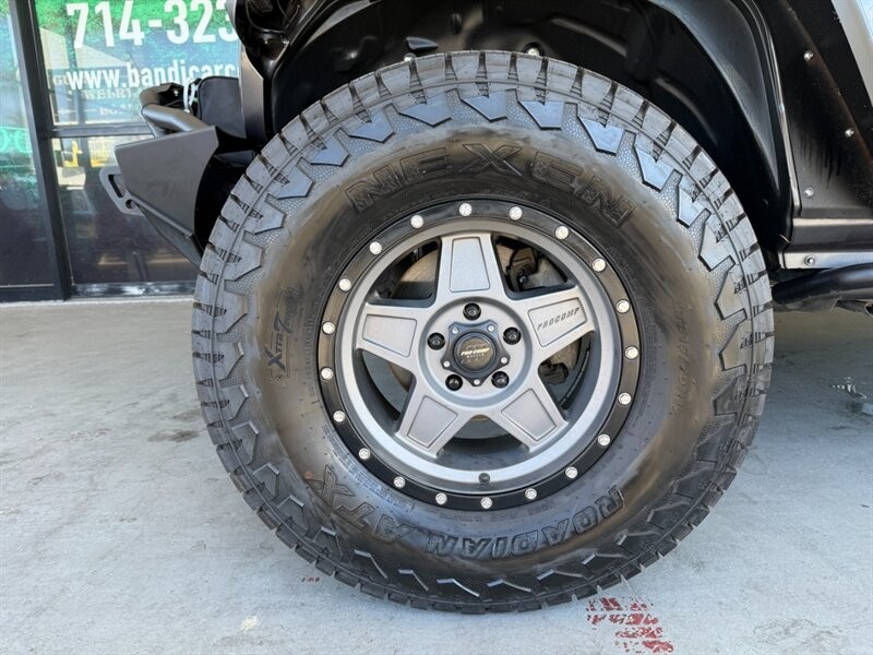 Jeep Wrangler Unlimited Vehicle Full-screen Gallery Image 43