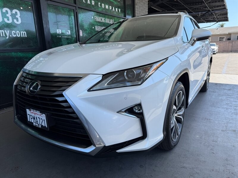 Lexus RX 350 Vehicle Full-screen Gallery Image 03