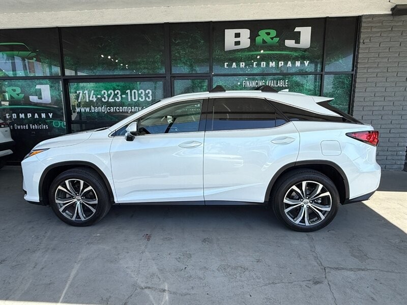 Lexus RX 350 Vehicle Full-screen Gallery Image 04