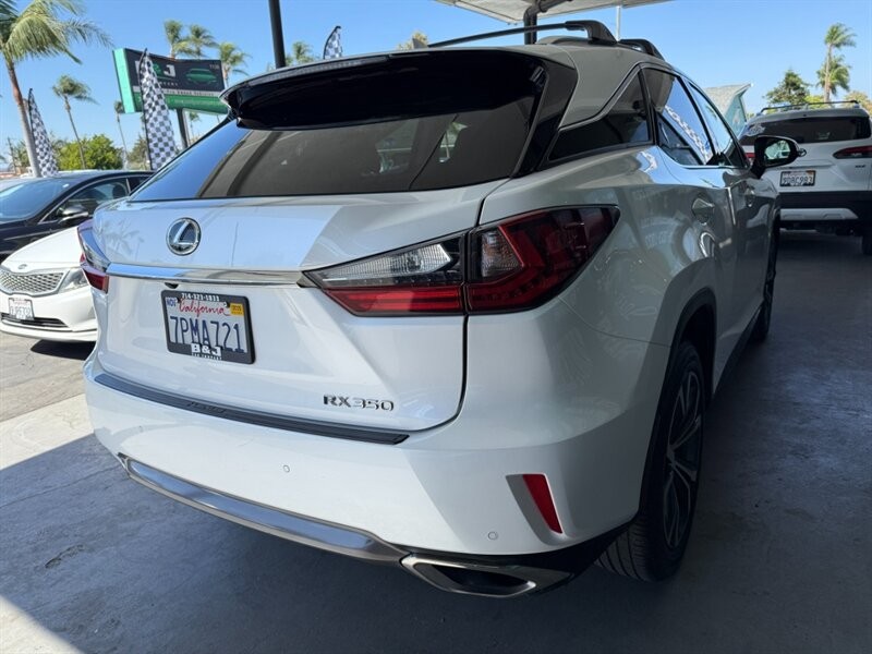 Lexus RX 350 Vehicle Full-screen Gallery Image 11