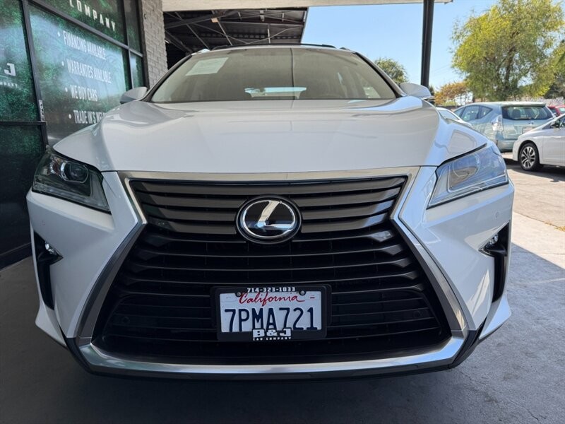 Lexus RX 350 Vehicle Full-screen Gallery Image 12