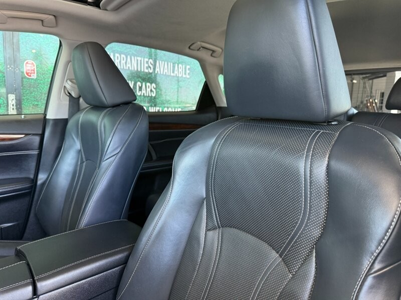 Lexus RX 350 Vehicle Full-screen Gallery Image 20