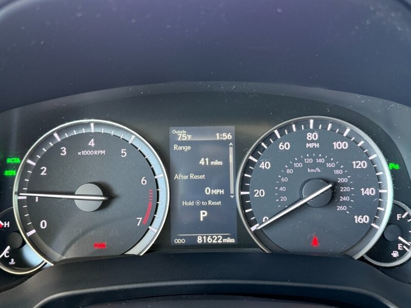 Lexus RX 350 Vehicle Full-screen Gallery Image 32