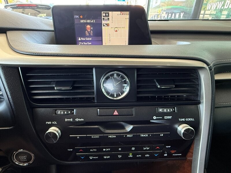 Lexus RX 350 Vehicle Full-screen Gallery Image 33