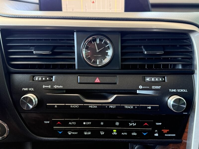 Lexus RX 350 Vehicle Full-screen Gallery Image 36