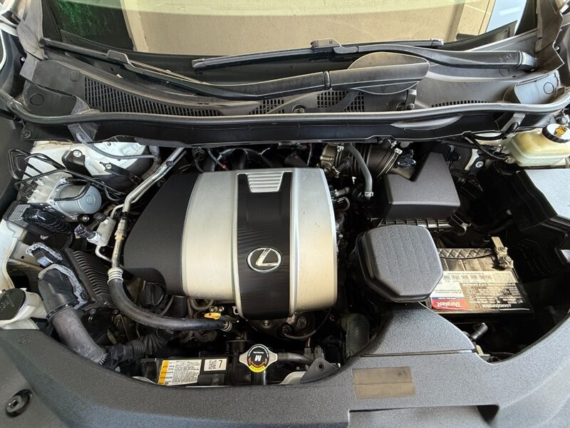 Lexus RX 350 Vehicle Full-screen Gallery Image 43