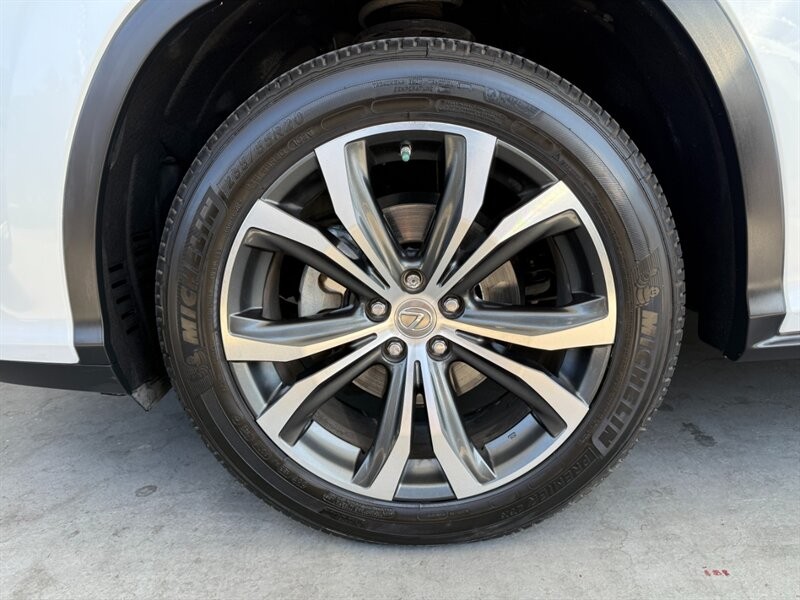 Lexus RX 350 Vehicle Full-screen Gallery Image 44