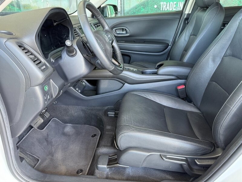 Honda HR-V Vehicle Full-screen Gallery Image 19