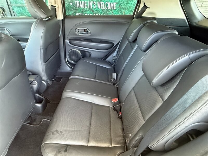 Honda HR-V Vehicle Full-screen Gallery Image 26