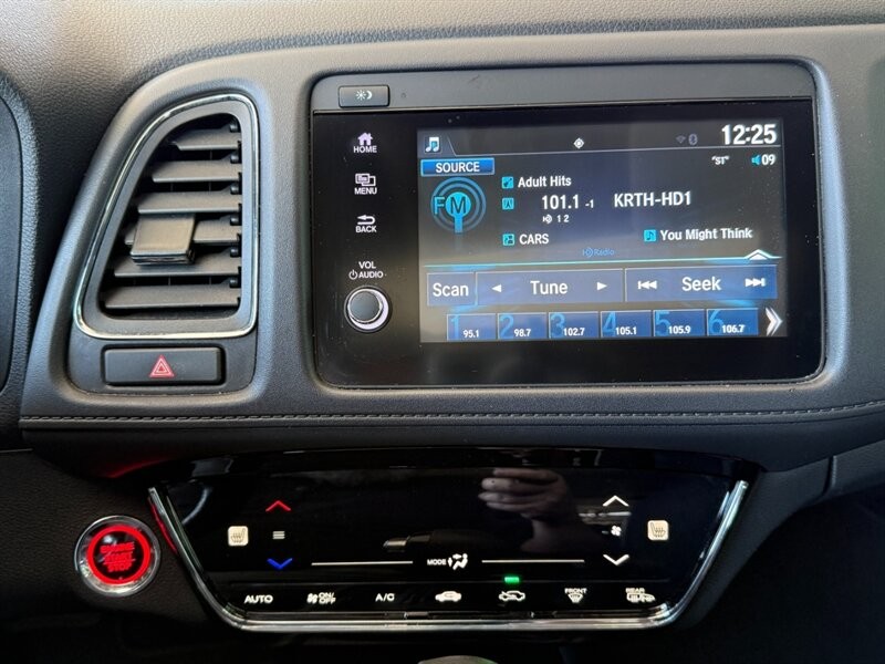 Honda HR-V Vehicle Full-screen Gallery Image 30