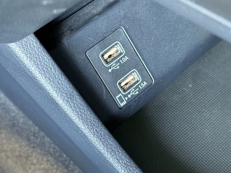 Honda HR-V Vehicle Full-screen Gallery Image 35