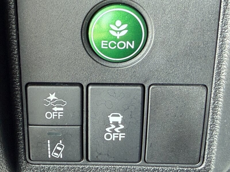 Honda HR-V Vehicle Full-screen Gallery Image 36