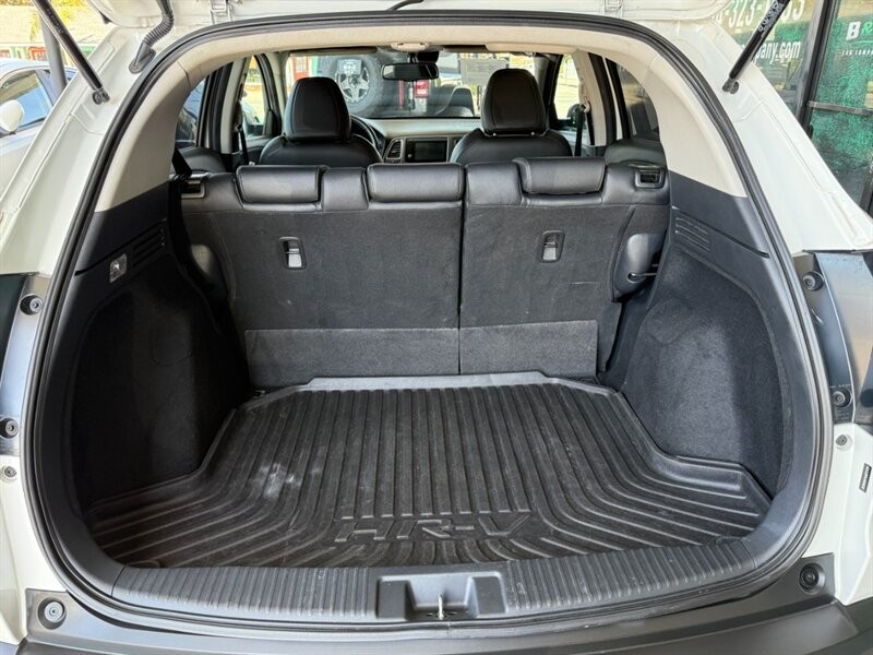 Honda HR-V Vehicle Full-screen Gallery Image 37