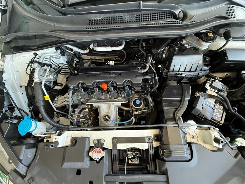 Honda HR-V Vehicle Full-screen Gallery Image 38