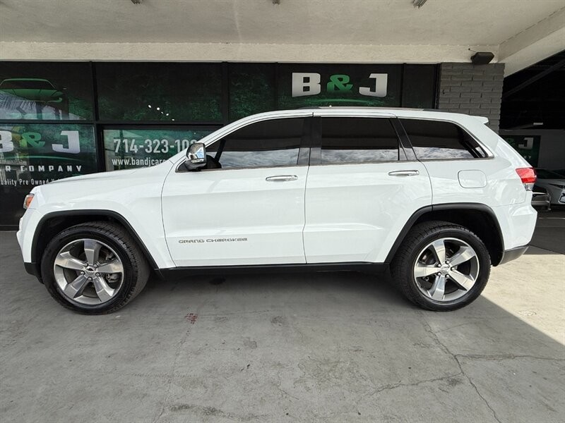 Jeep Grand Cherokee Vehicle Full-screen Gallery Image 04