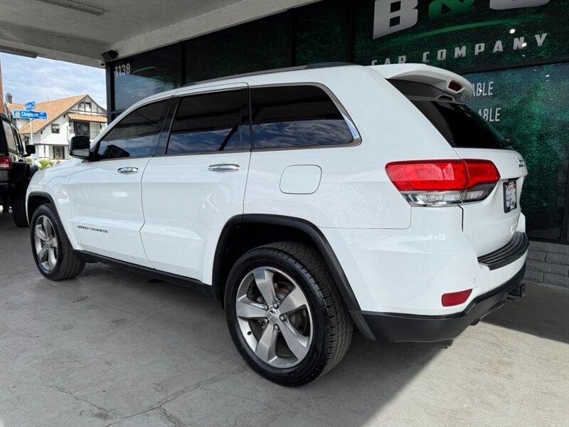 Jeep Grand Cherokee Vehicle Full-screen Gallery Image 06
